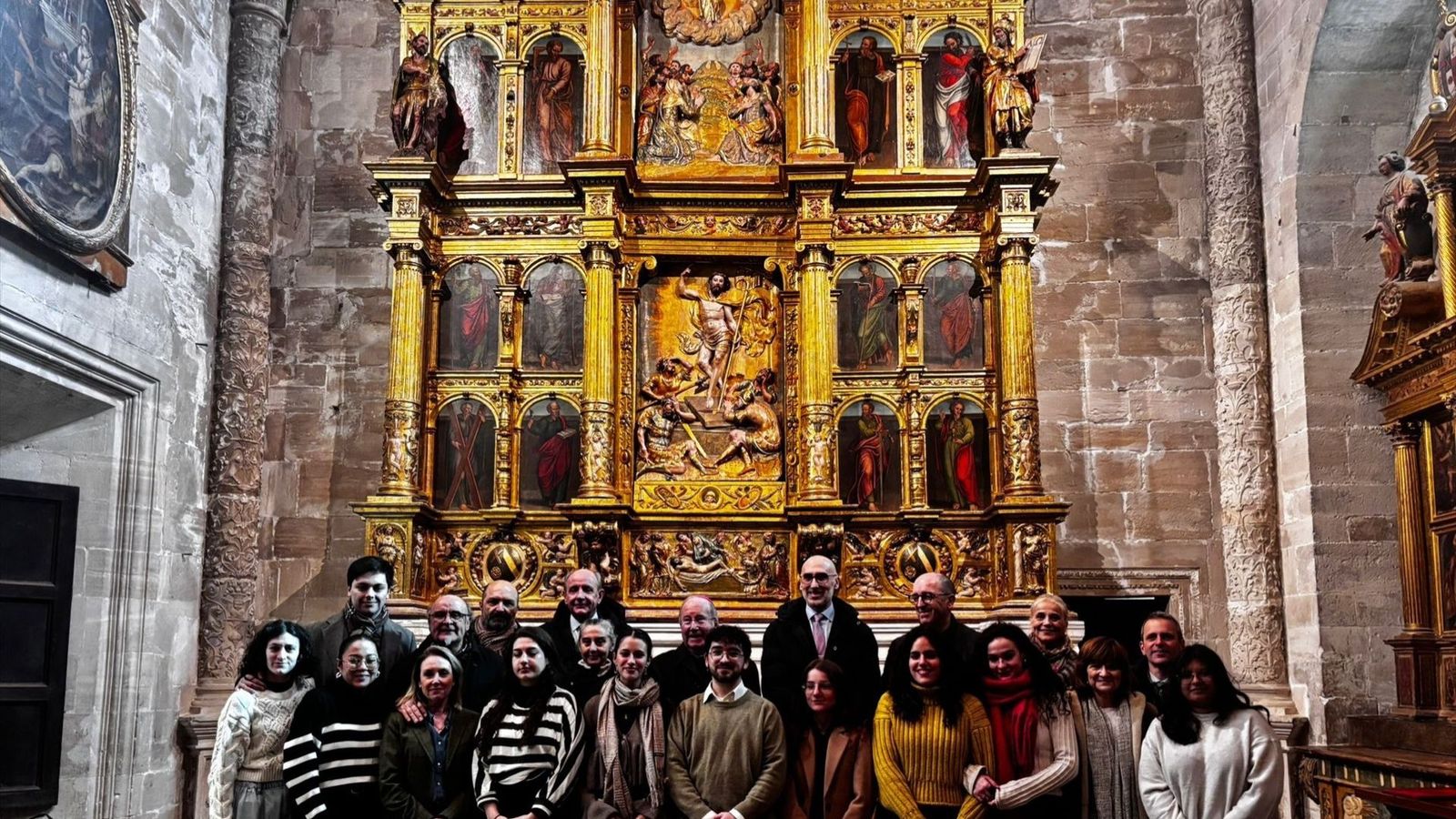 Alumnos madrileños restauran el retablo mayor de la Catedral de Cuenca