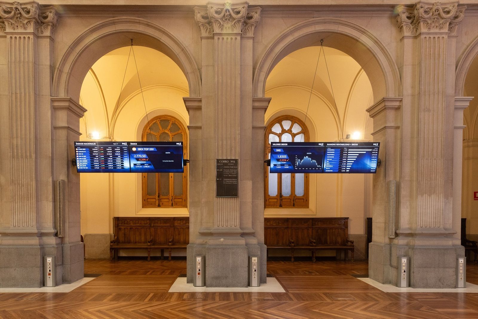 Paneles de la Bolsa de Madrid