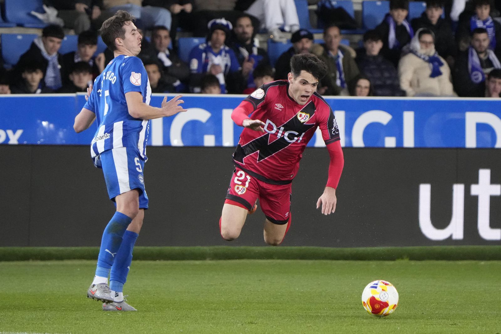 Fran Pérez ante el Alavés