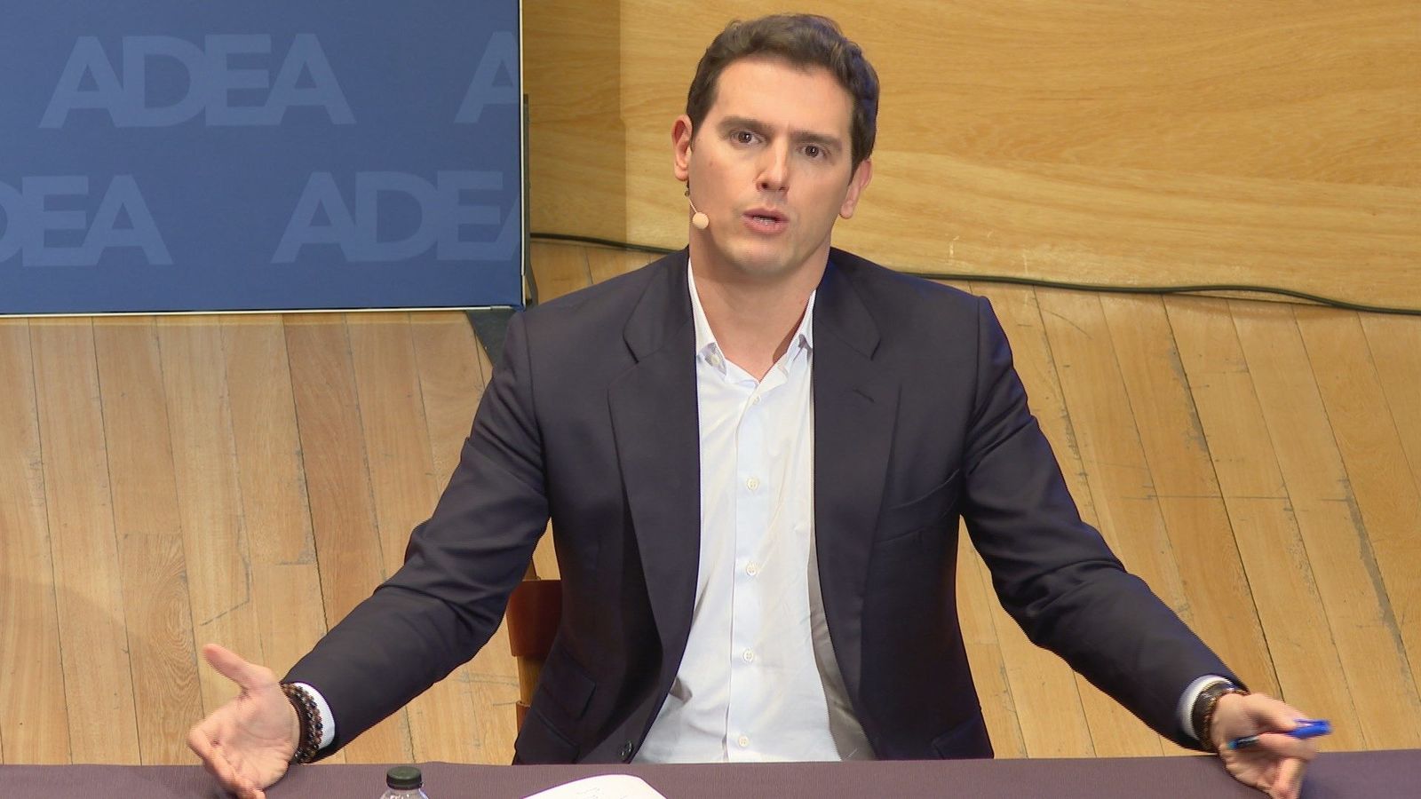 Génova niega que Albert Rivera asesore a Casado