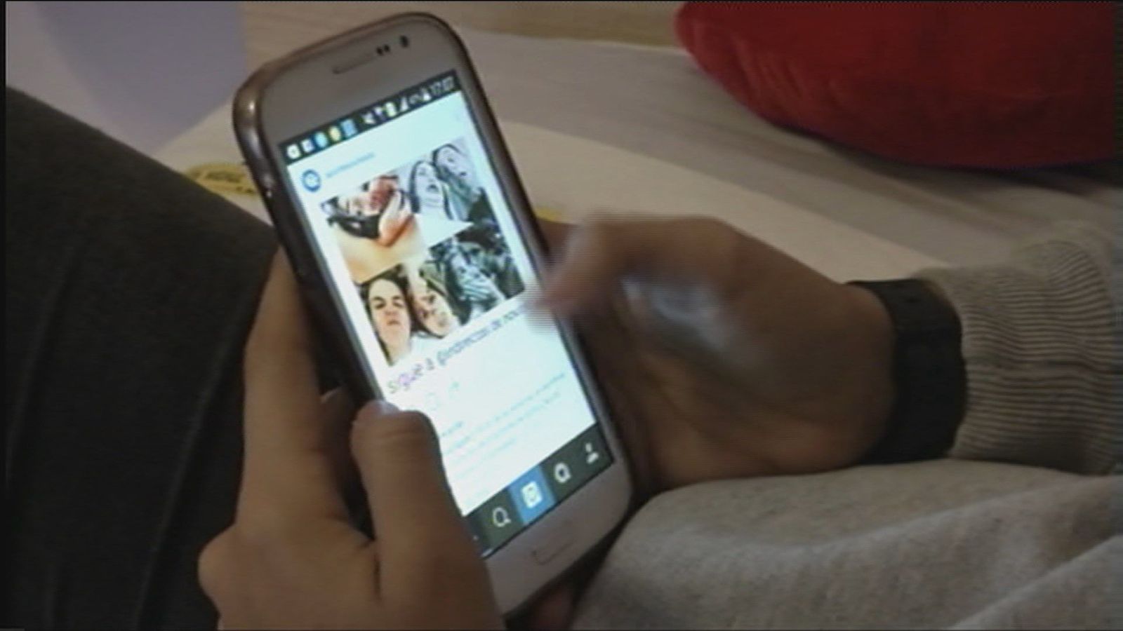 Los niños españoles pasan más horas al año en Internet que en el colegio