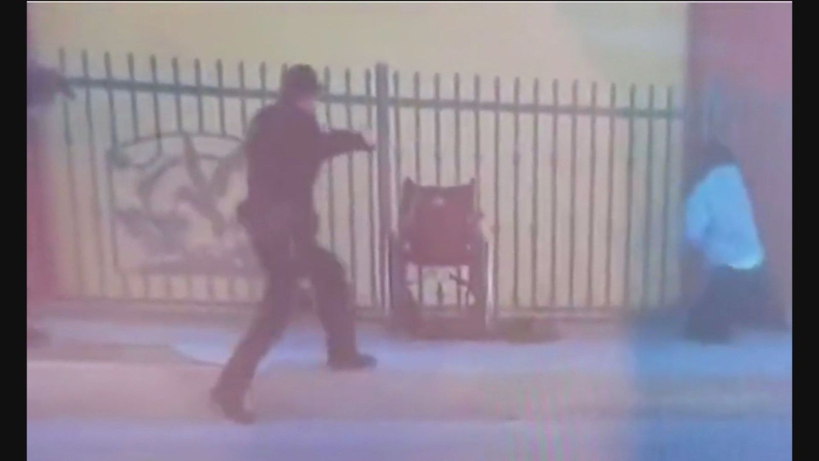 Investigan a policías estadounidenses por matar a un hombre afroamericano en silla de ruedas
