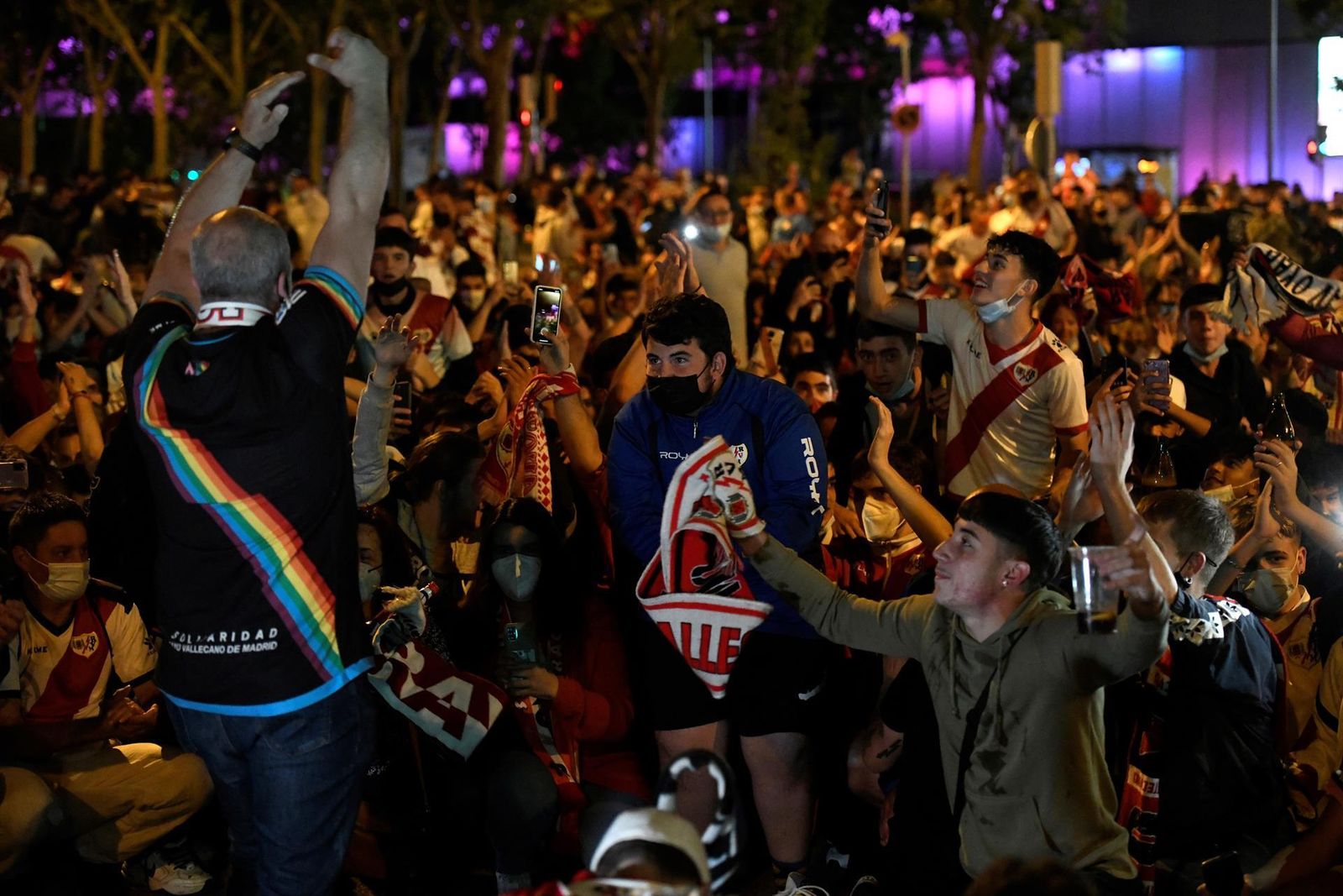 Vallecas celebra el ascenso del Rayo a Primera