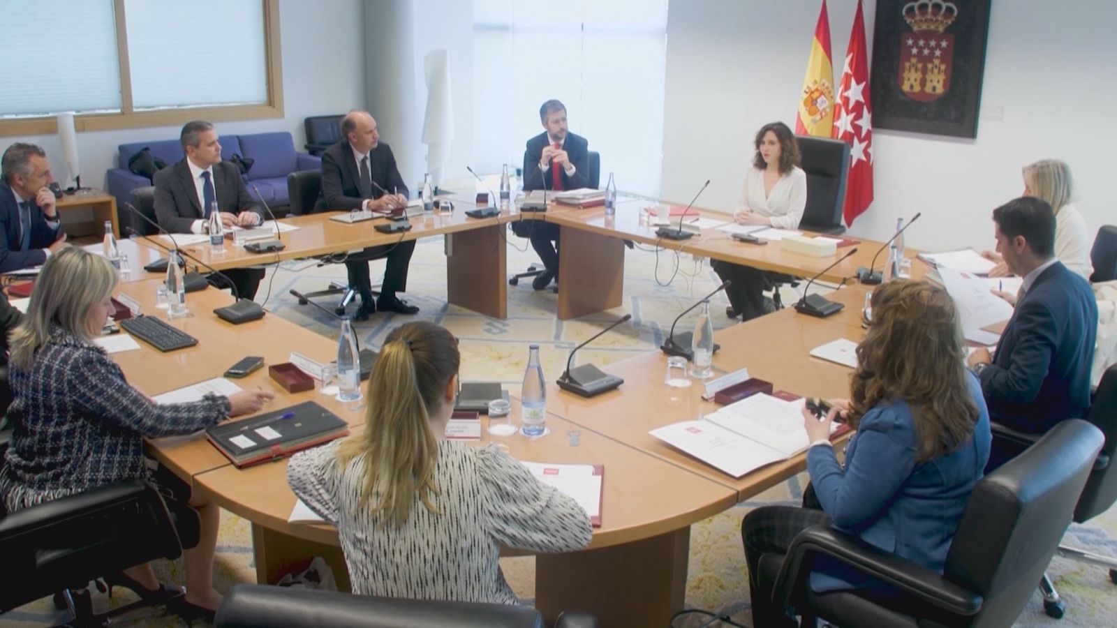 Díaz Ayuso reúne a sus consejeros en Manzanares el Real para planificar el curso político