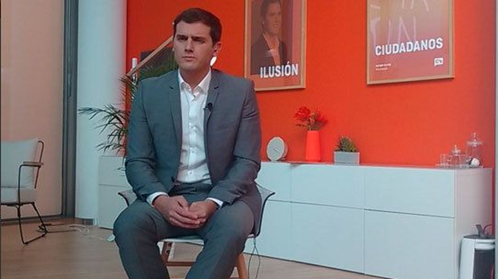 Rivera: "Gobernar con 11 partidos es inviable"