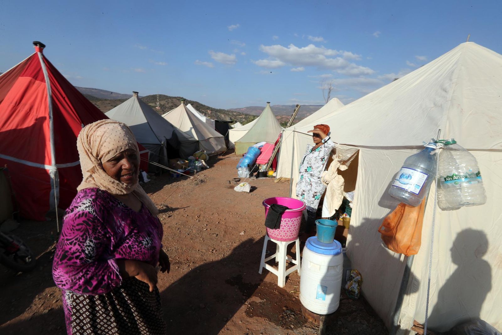 Mujeres en el campamento instalado en Ouirgane, al sur de Marrakech