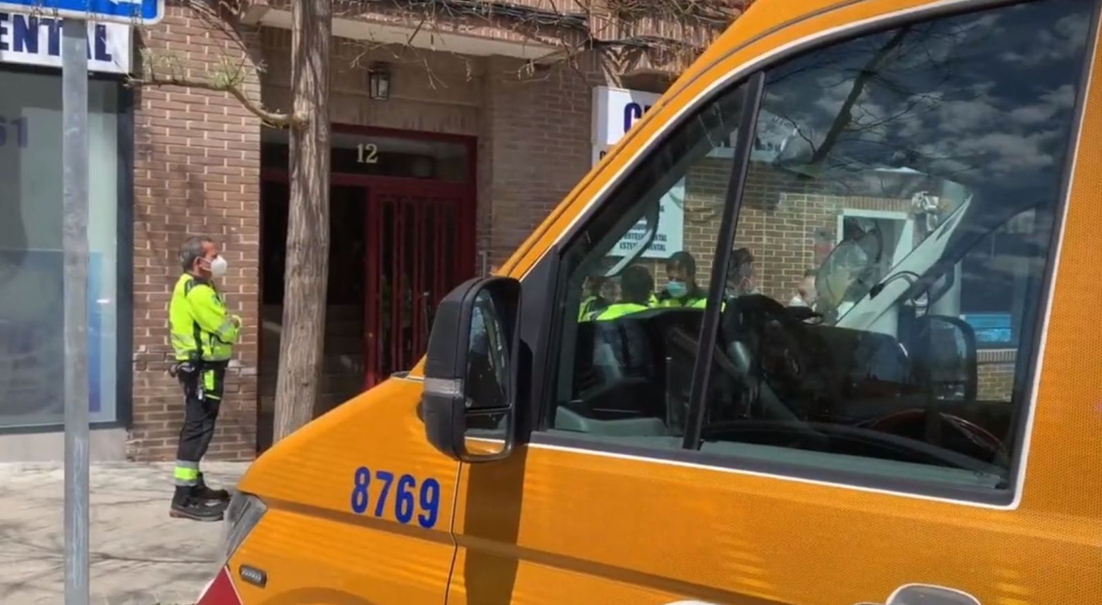 Efectivos de emergencias en el lugar del suceso