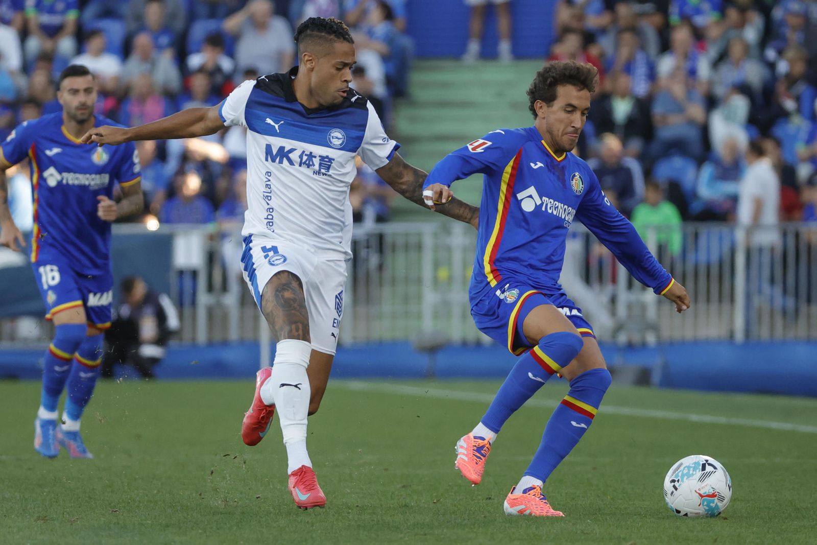 Luis Milla ante el Alavés