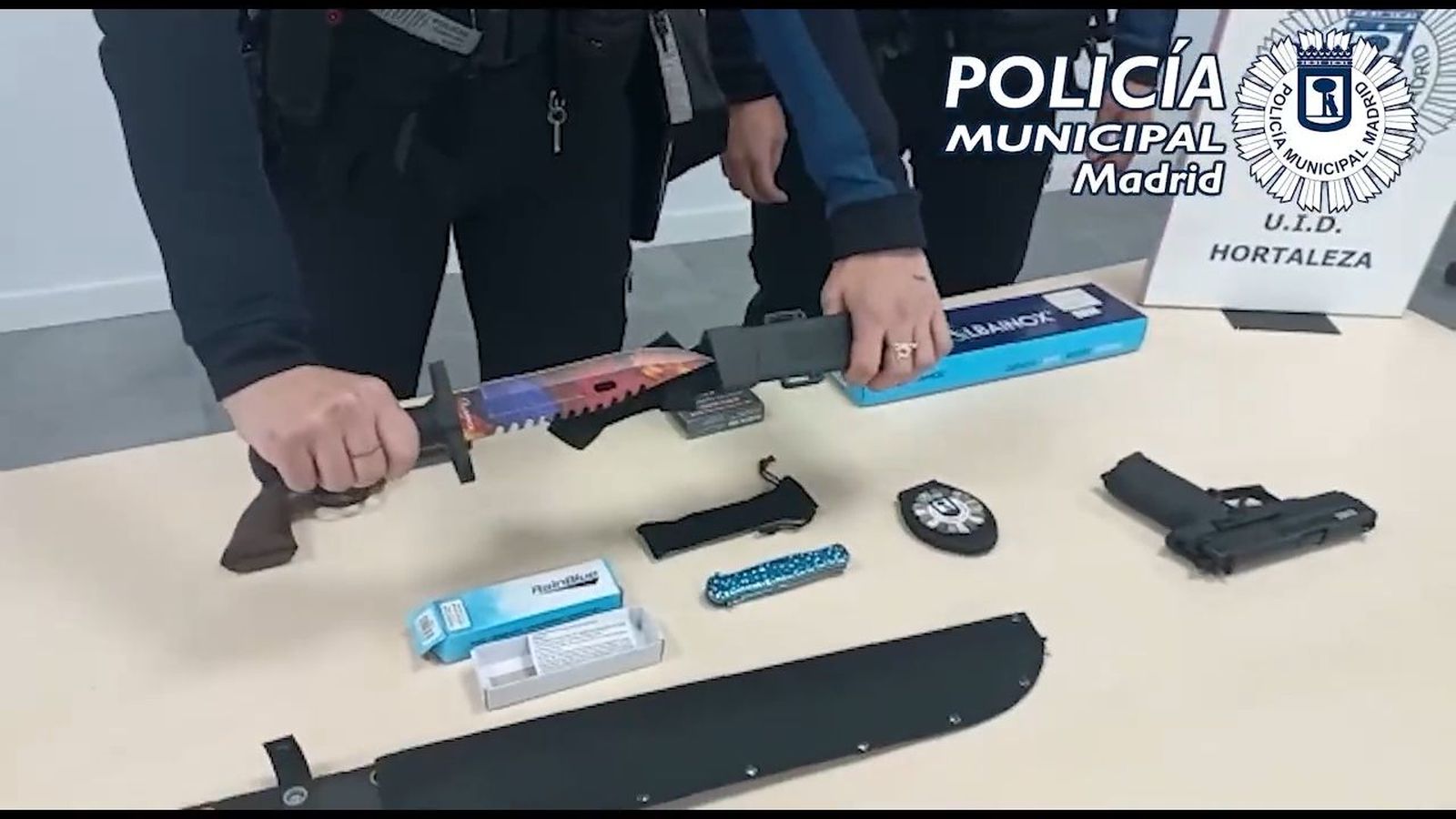Intervienen armas blancas y pistola simulada a varios menores tras reyerta