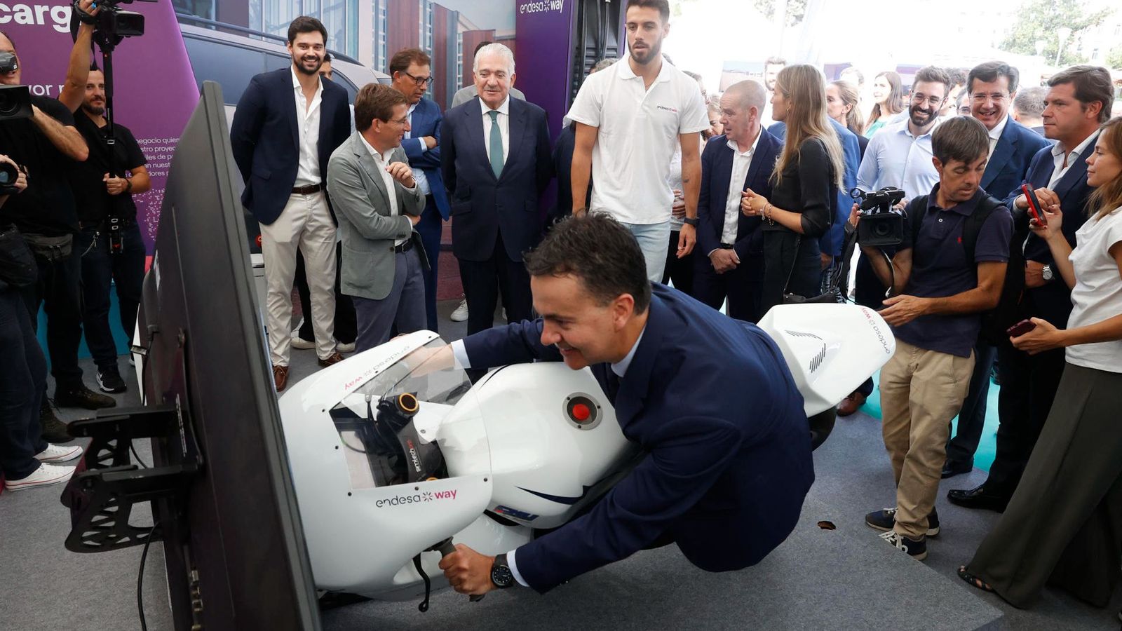 Arranca la Feria del Vehículo Eléctrico de Madrid 2023, con más de 50 expositores de coches