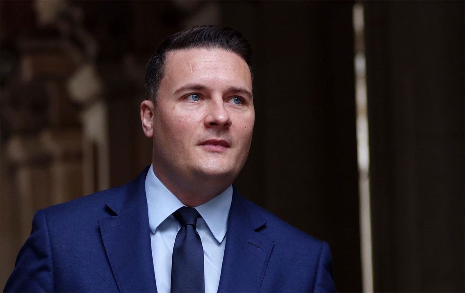 Dimite el ministro británico de Sanidad Wes Streeting que se perfila como rival para Starmer
