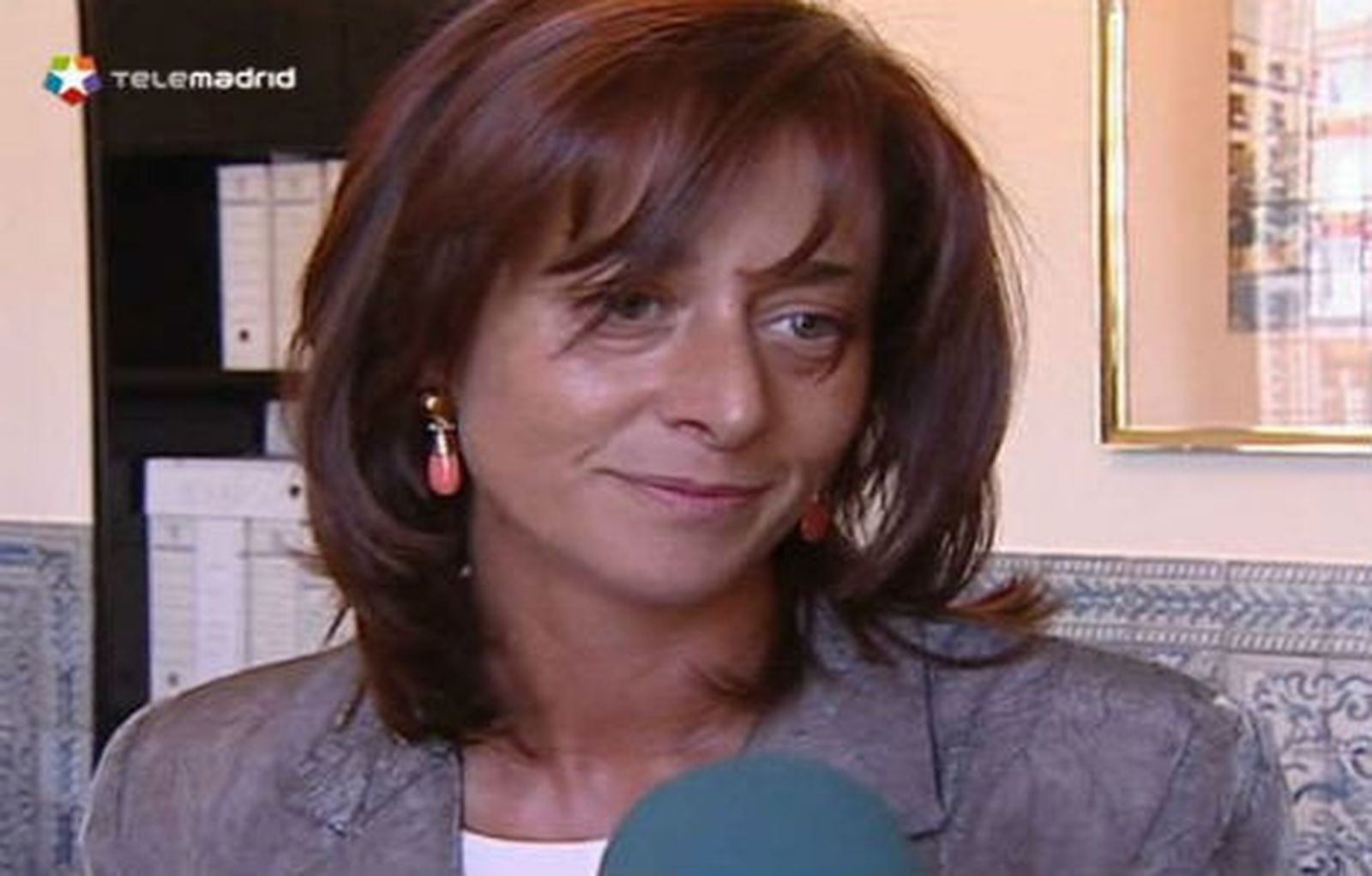 Familiares y amigos asisten al funeral y entierro de Mercedes de la Merced