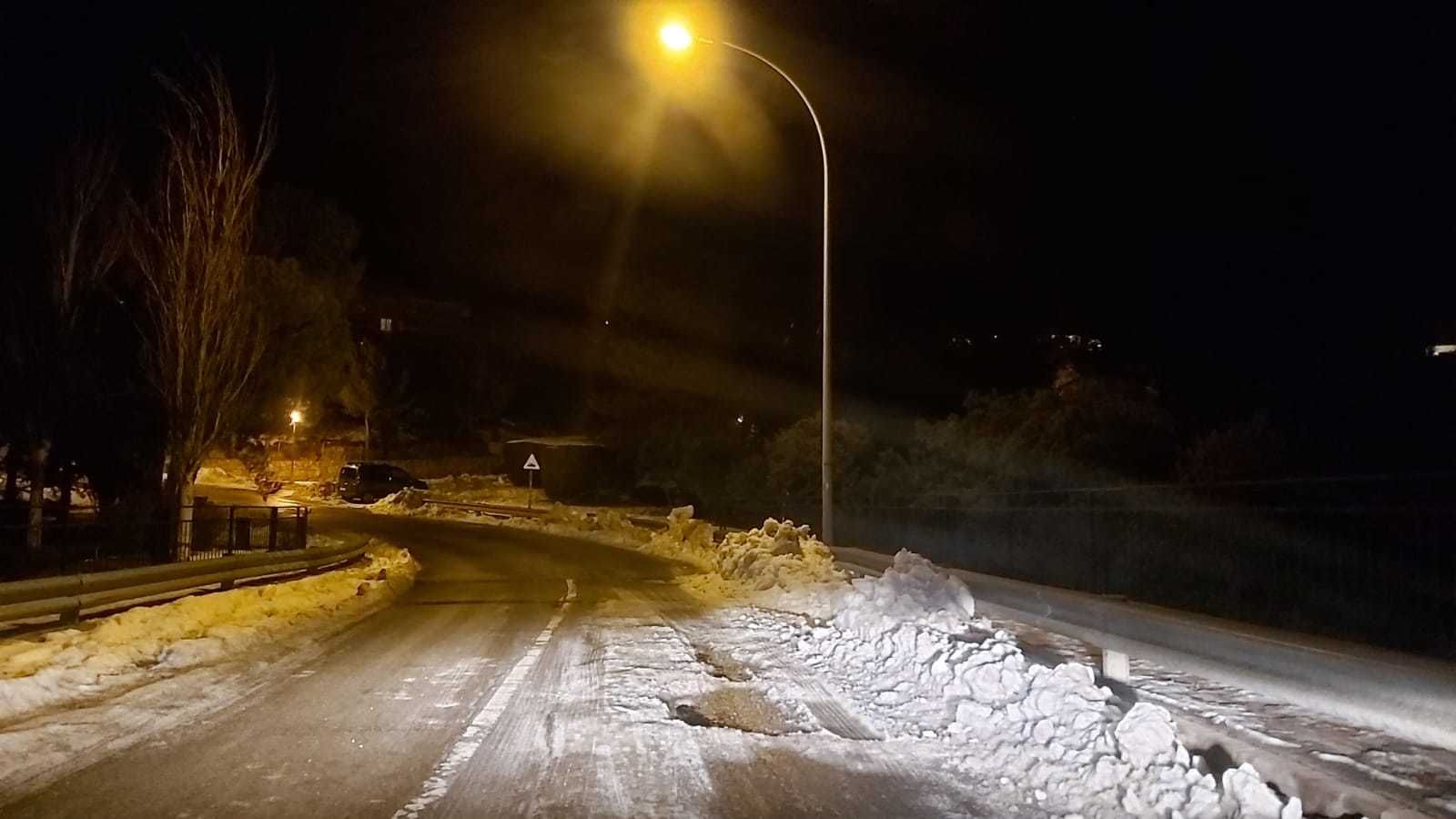 Hoyo refuerza la limpieza para intentar restablecer el servicio de autobús