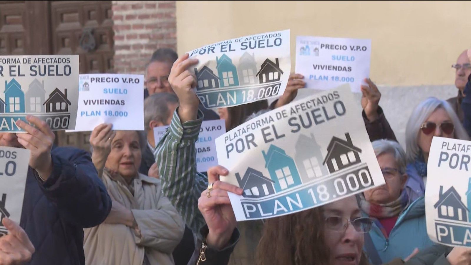 Los afectados por el Plan 18.000 reclaman precio de suelo protegido