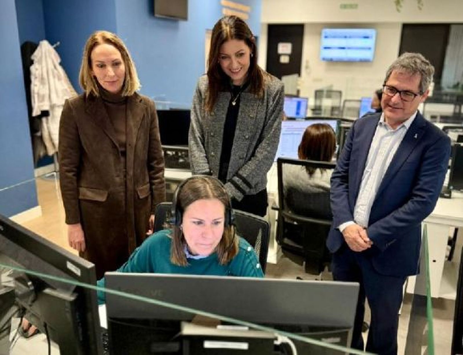 La alcaldesa de Majadahonda visitad el Centro de Atención