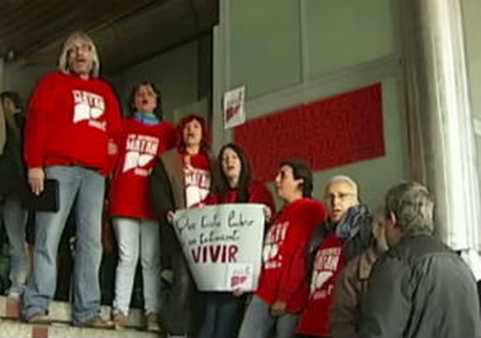 Una mujer inicia una huelga de hambre para que su marido reciba el medicamento de hepatitis C que espera hace meses