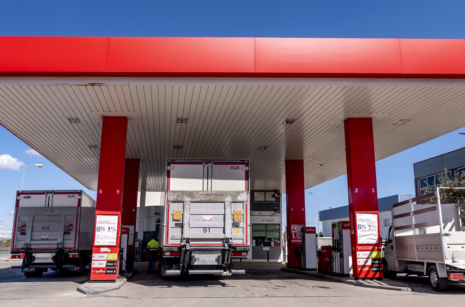 Las gasolineras niegan que se estén quedando con el descuento del Gobierno