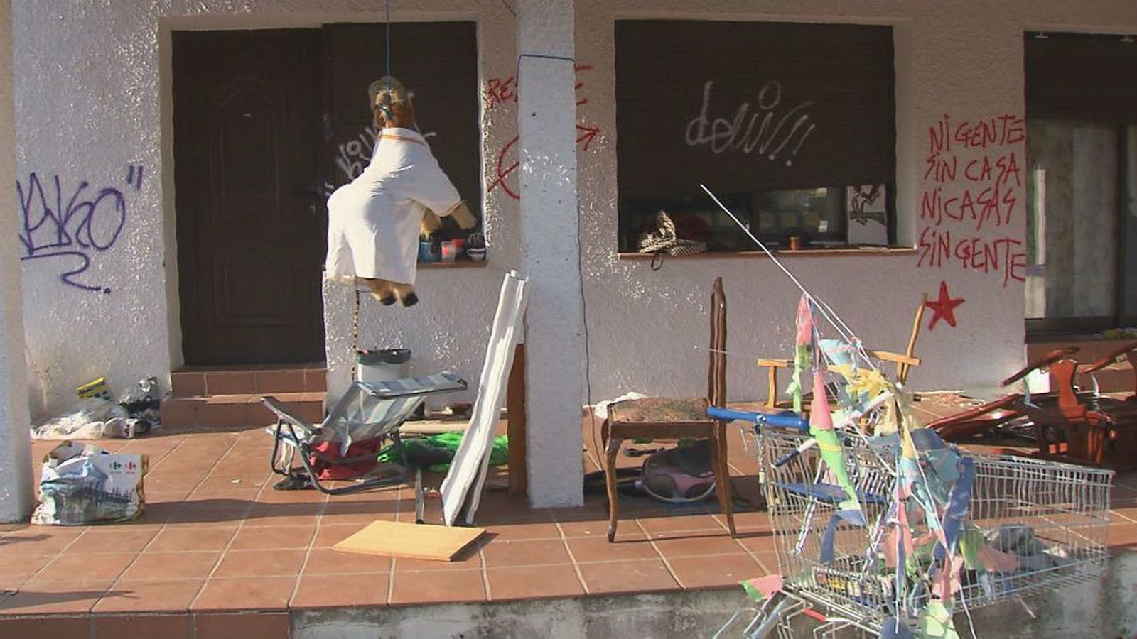Crece la preocupación entre los vecinos de Mataelpino por los pisos okupados