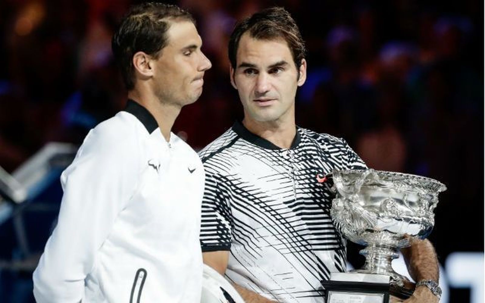 Federer se lleva la final de leyendas ante Nadal