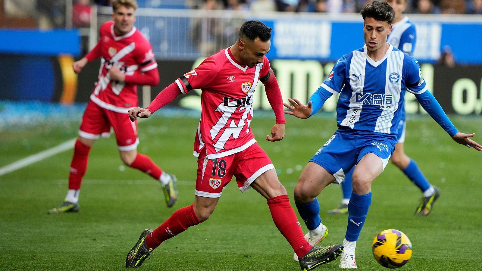 Alvaro García ante el Alavés