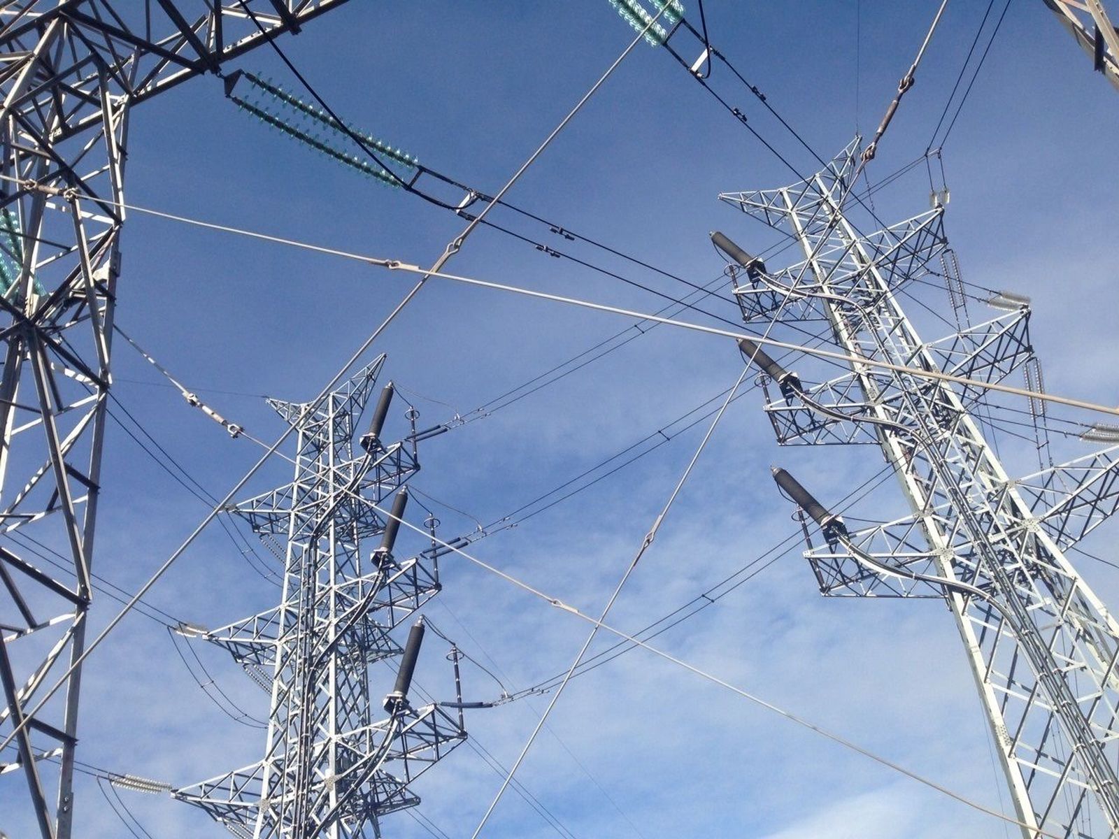 El gobierno se reúne con las eléctricas a la espera de lo que se decida en el Consejo Europeo