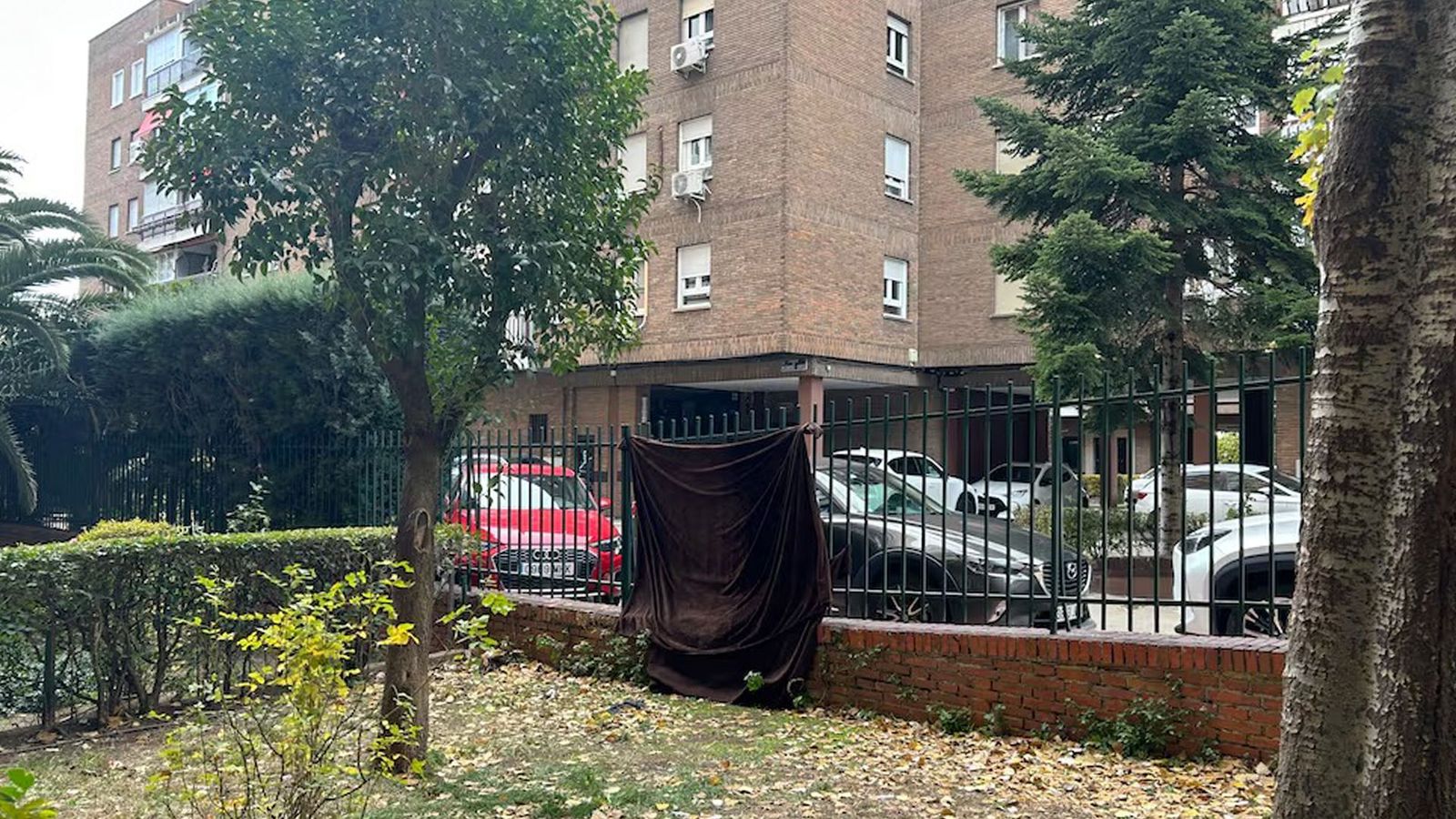 Estupor en Ciudad Lineal después de que una madre se lanzara al vacío con sus hijos