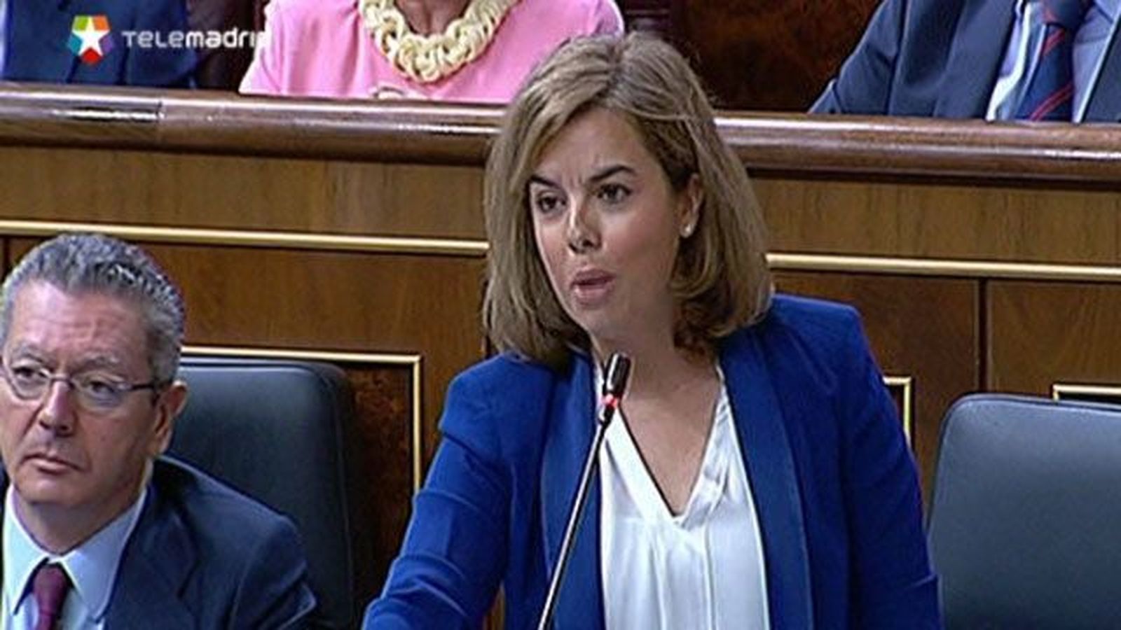 Santamaría reprocha al PSOE que no respete los acuerdos: "han empezado mal"