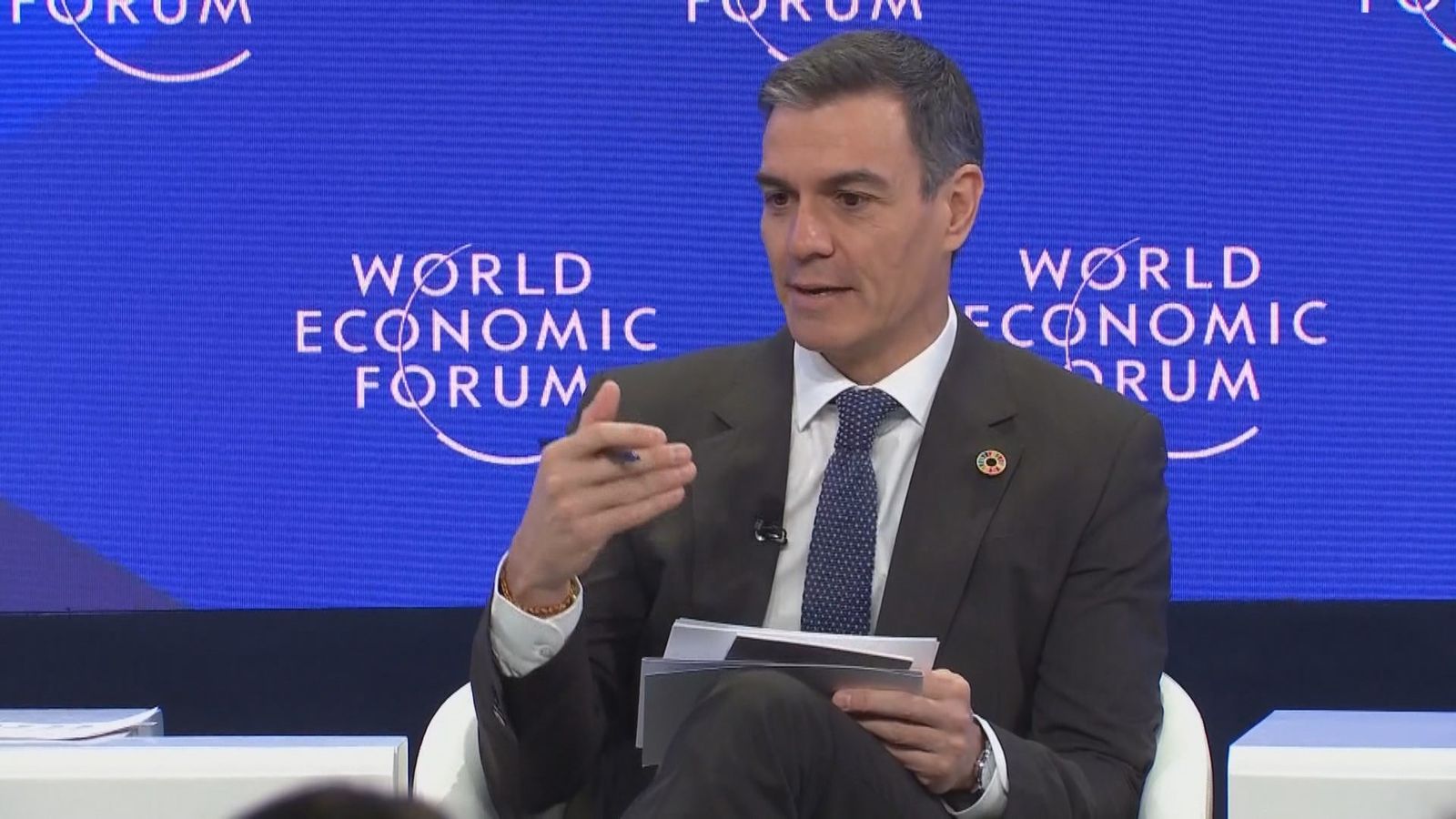 Sánchez propone acabar con el anonimato y aumentar el control a las redes sociales