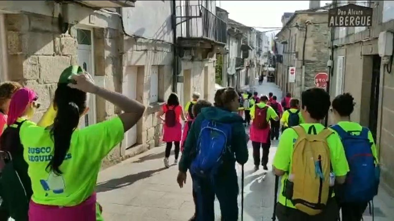 16 mujeres con cáncer de mama del Hospital de La Princesa inician El Camino de Santiago