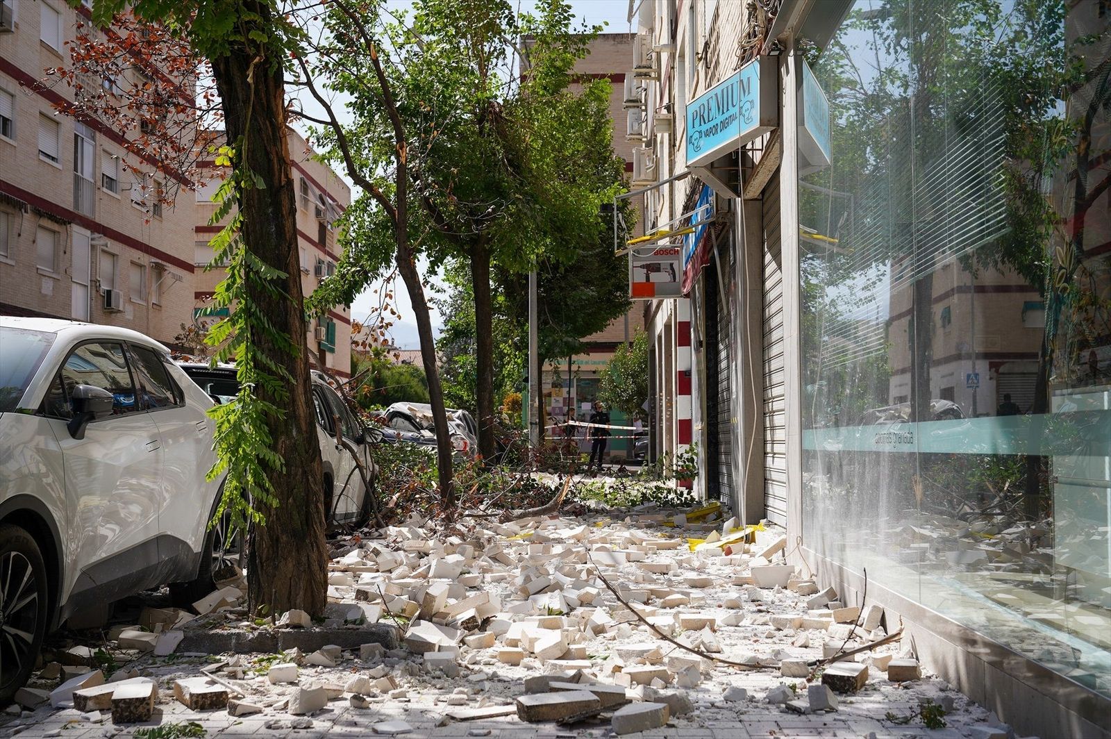 Tres terremotos seguidos de más de cuatro grados vuelven a sacudir Granada dejando tres heridos