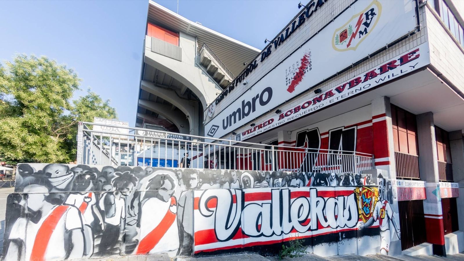 Fachada del Estadio de Vallecas