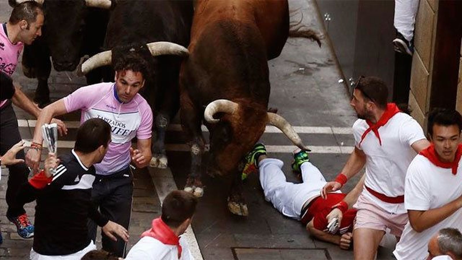 Herido leve un madrileño tras sufrir una contusión en el quinto encierro de San Fermín