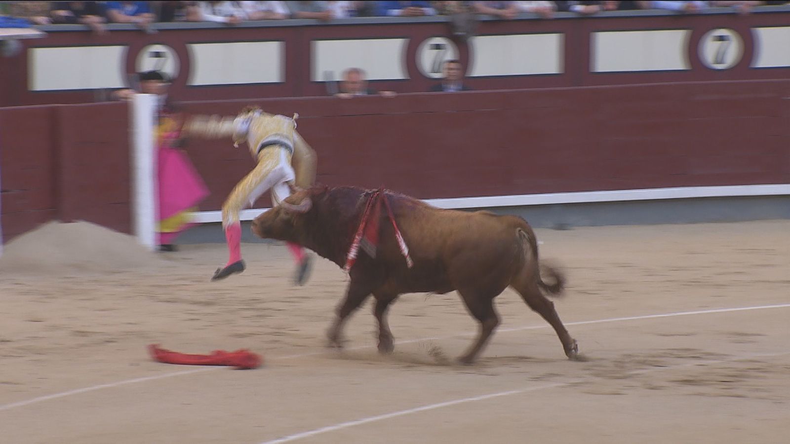 Cogida de Leal en Las Ventas