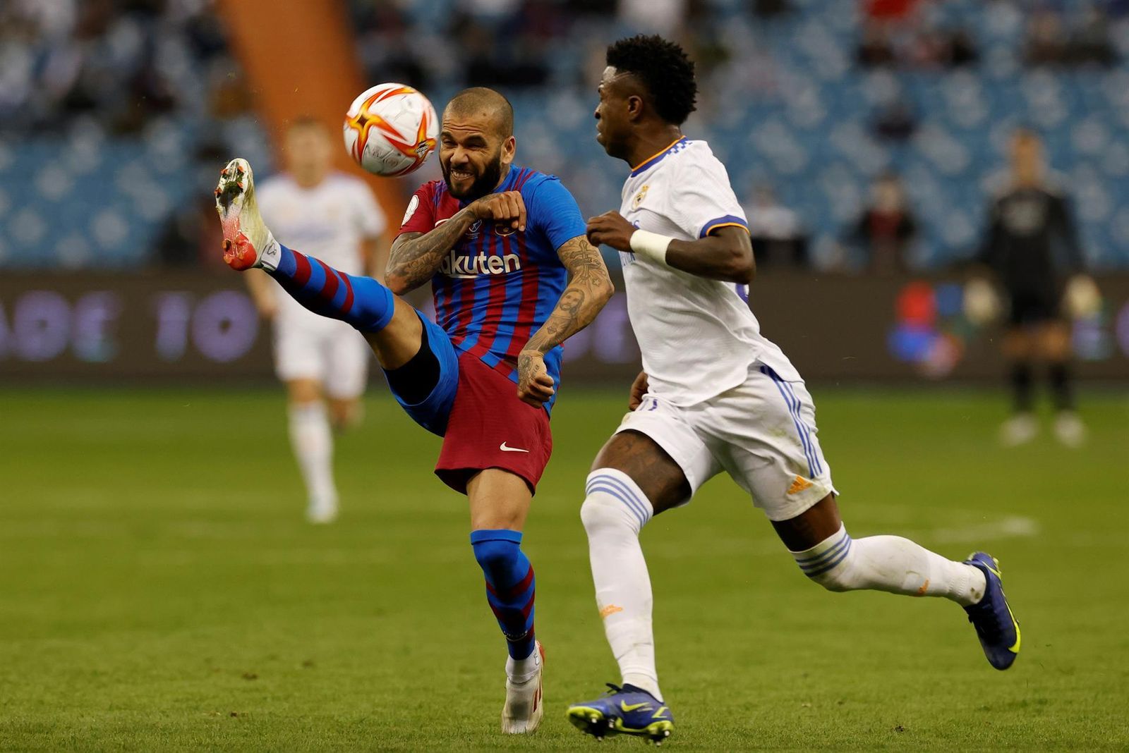 Dani Alves y Vinicius