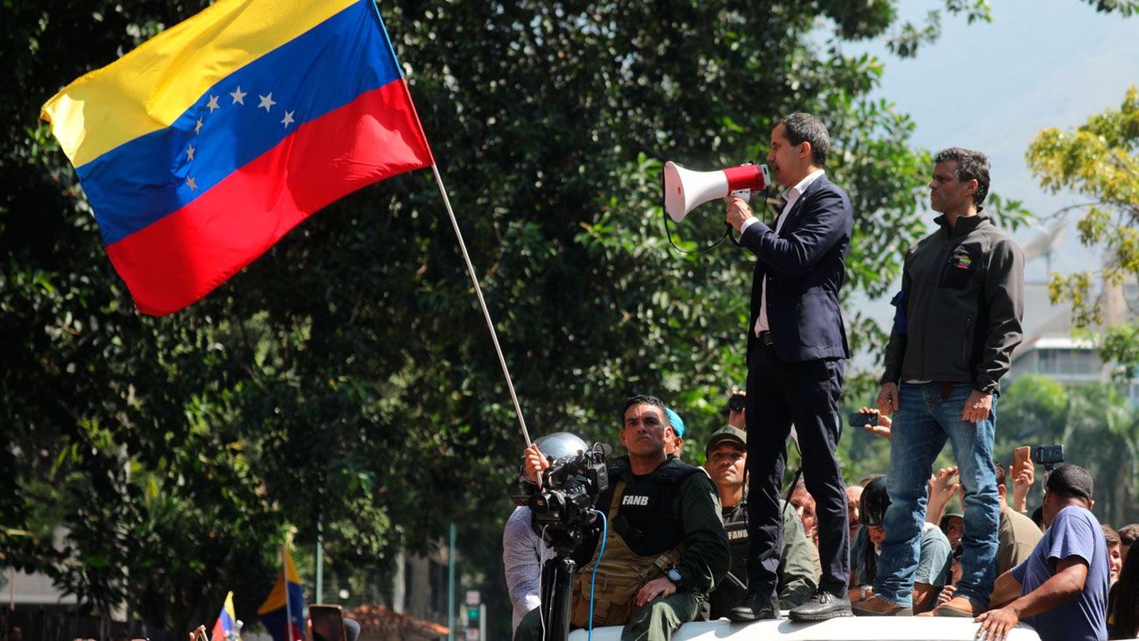 Maduro ordena el arresto de un grupo de opositores liderados por Guaidó