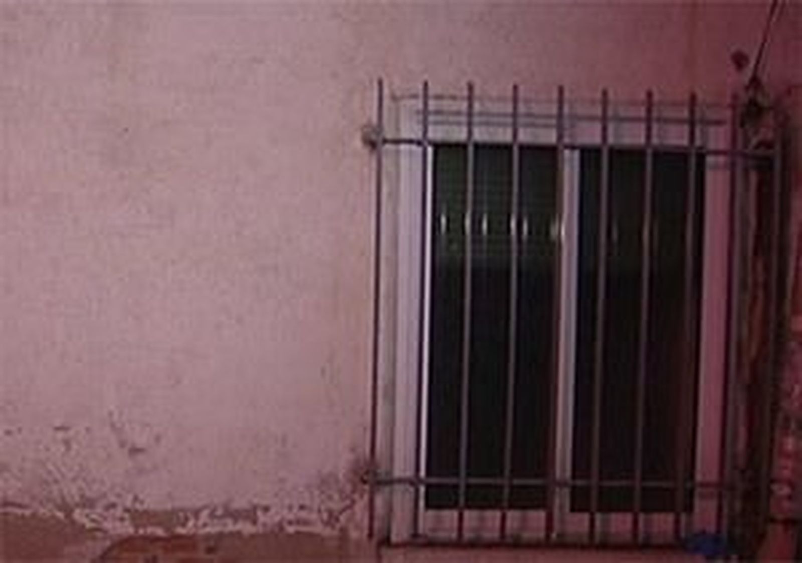 Hallan un bebe muerto en una bolsa de basura en un piso ocupado de Madrid