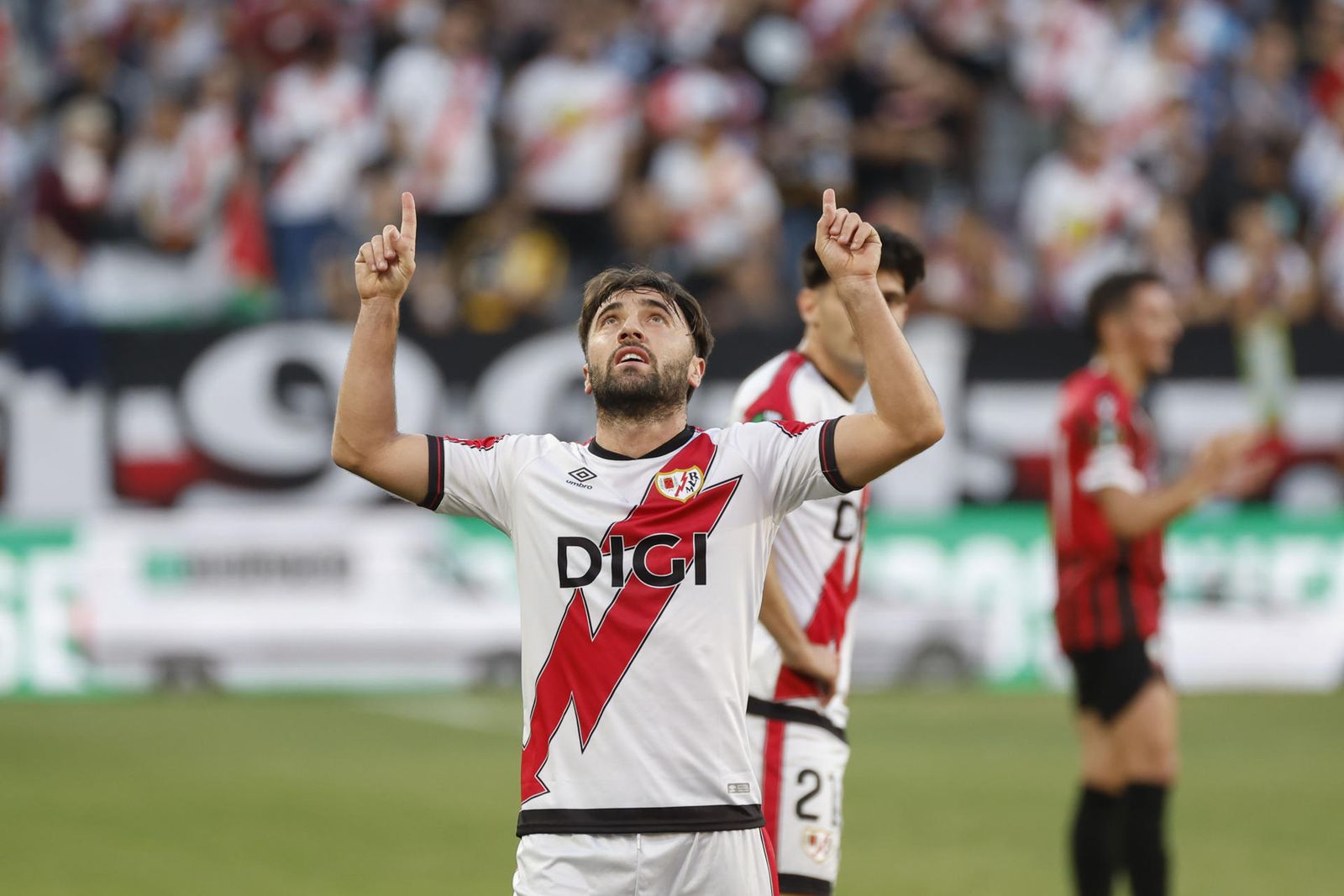 Unai López ante el  Shkendija
