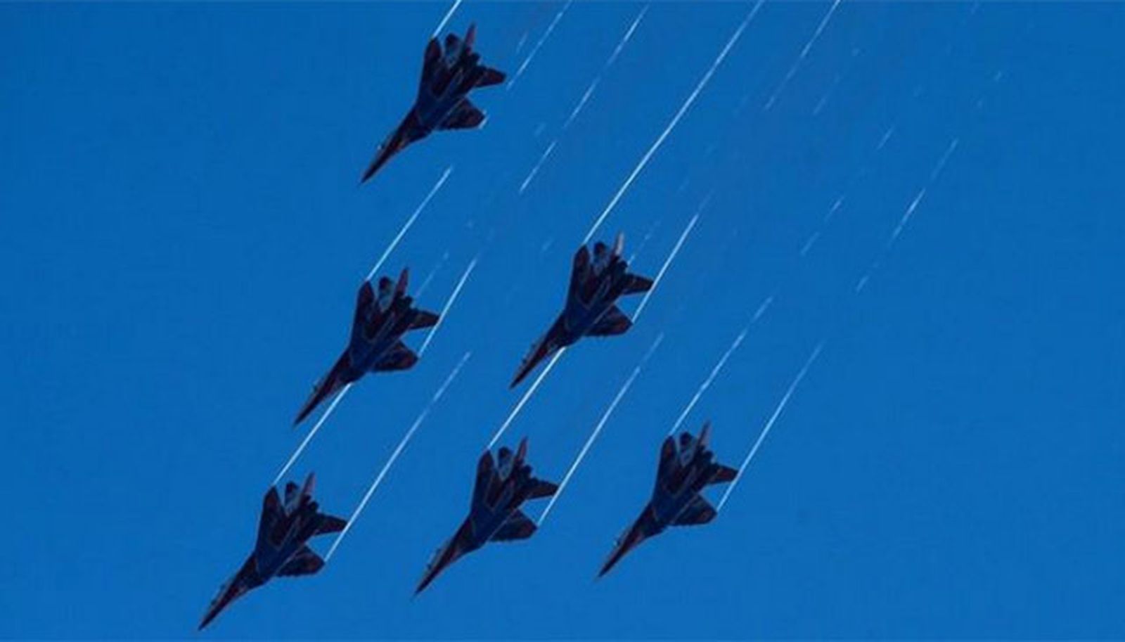 Treinta aeronaves ensayan el desfile del Doce de Octubre