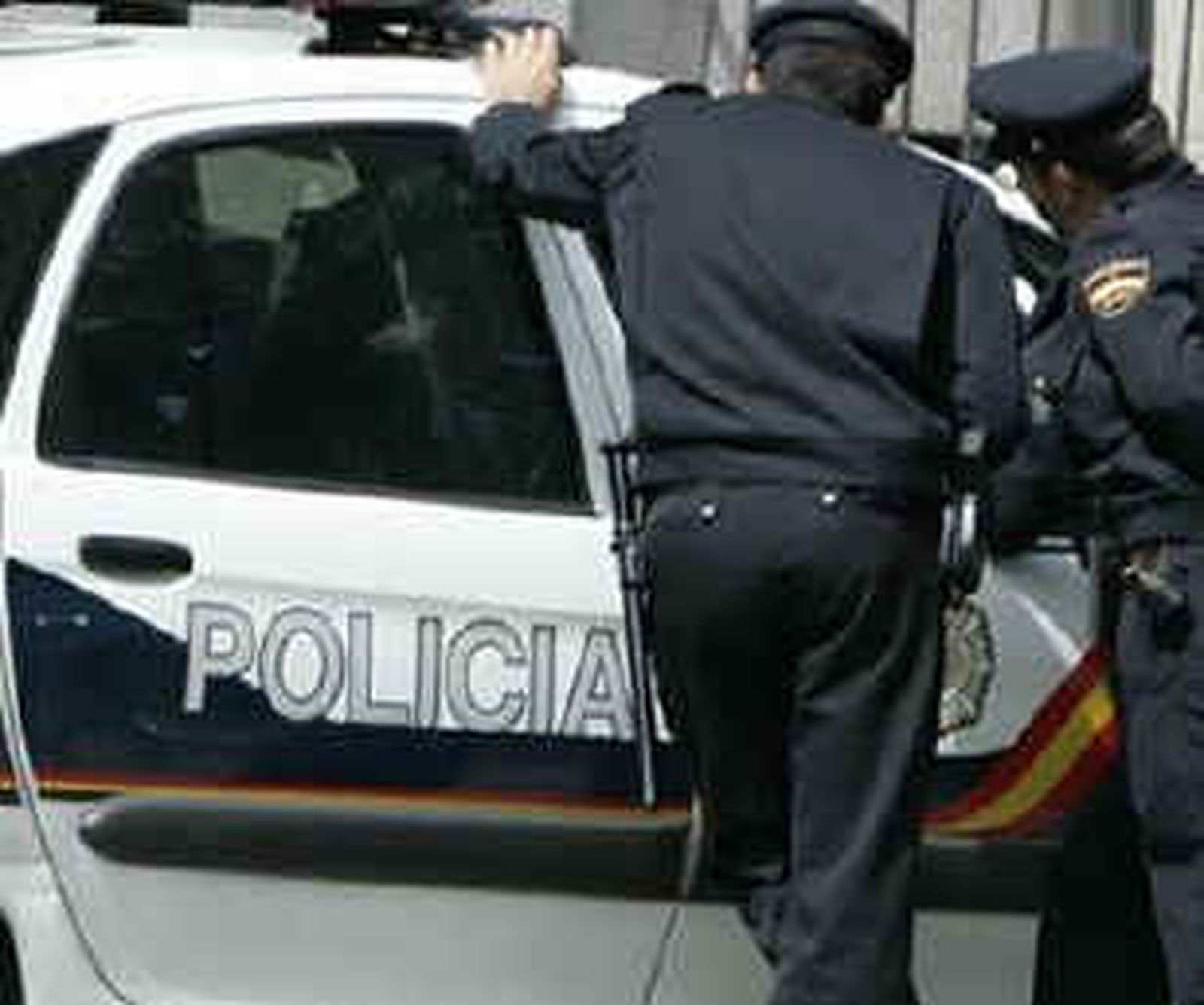 Policia detiene