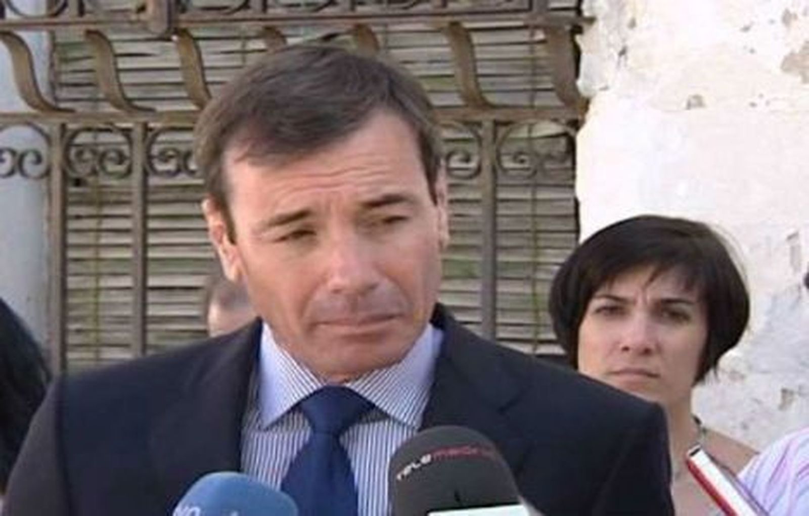 Gómez denunciará ante Bruselas la externalización sanitaria