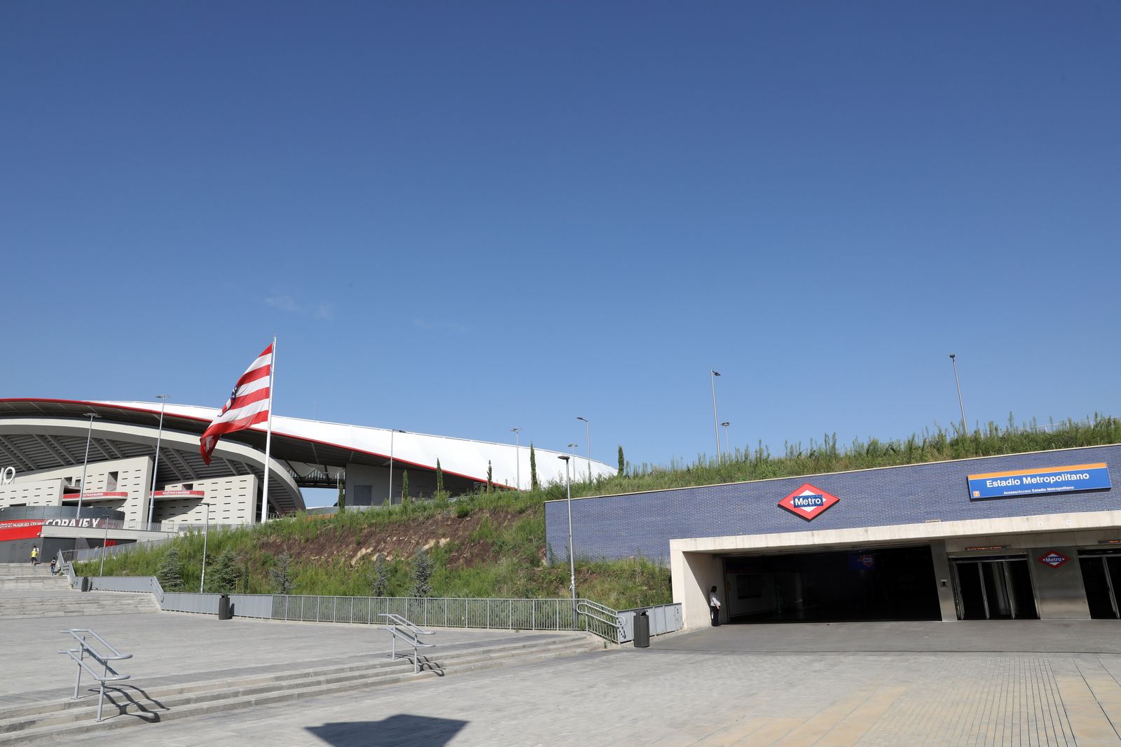 Estación de metro junto al estadio Wanda Metropolitano
