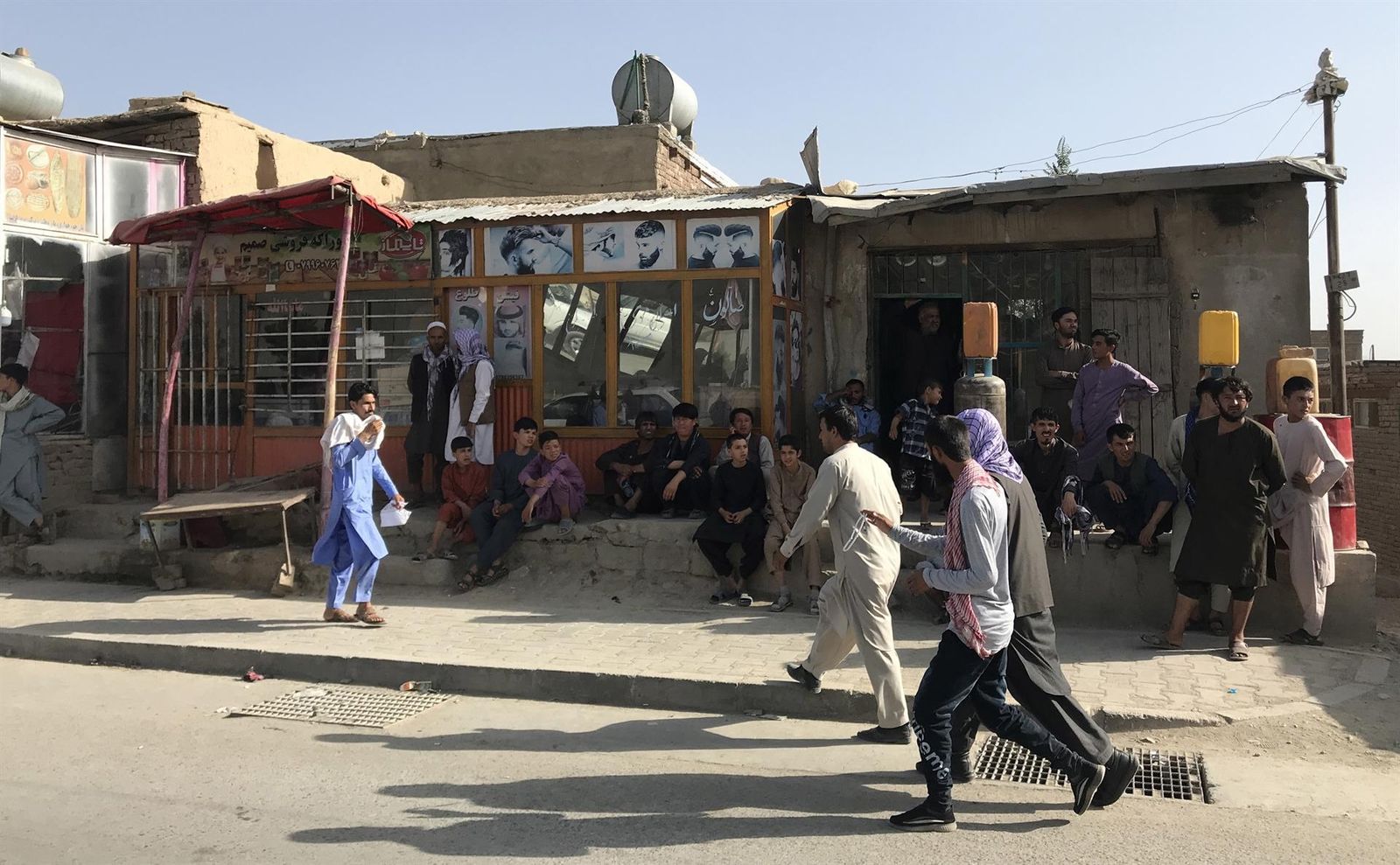 El presidente de Afganistán abandona el país después de la entrada de los talibán en Kabul