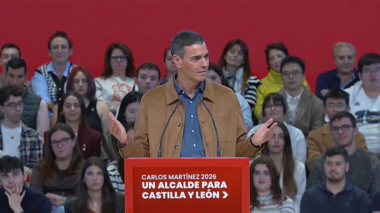 Sánchez considera "indecente" que Feijóo y Abascal sigan sosteniendo a Mazón