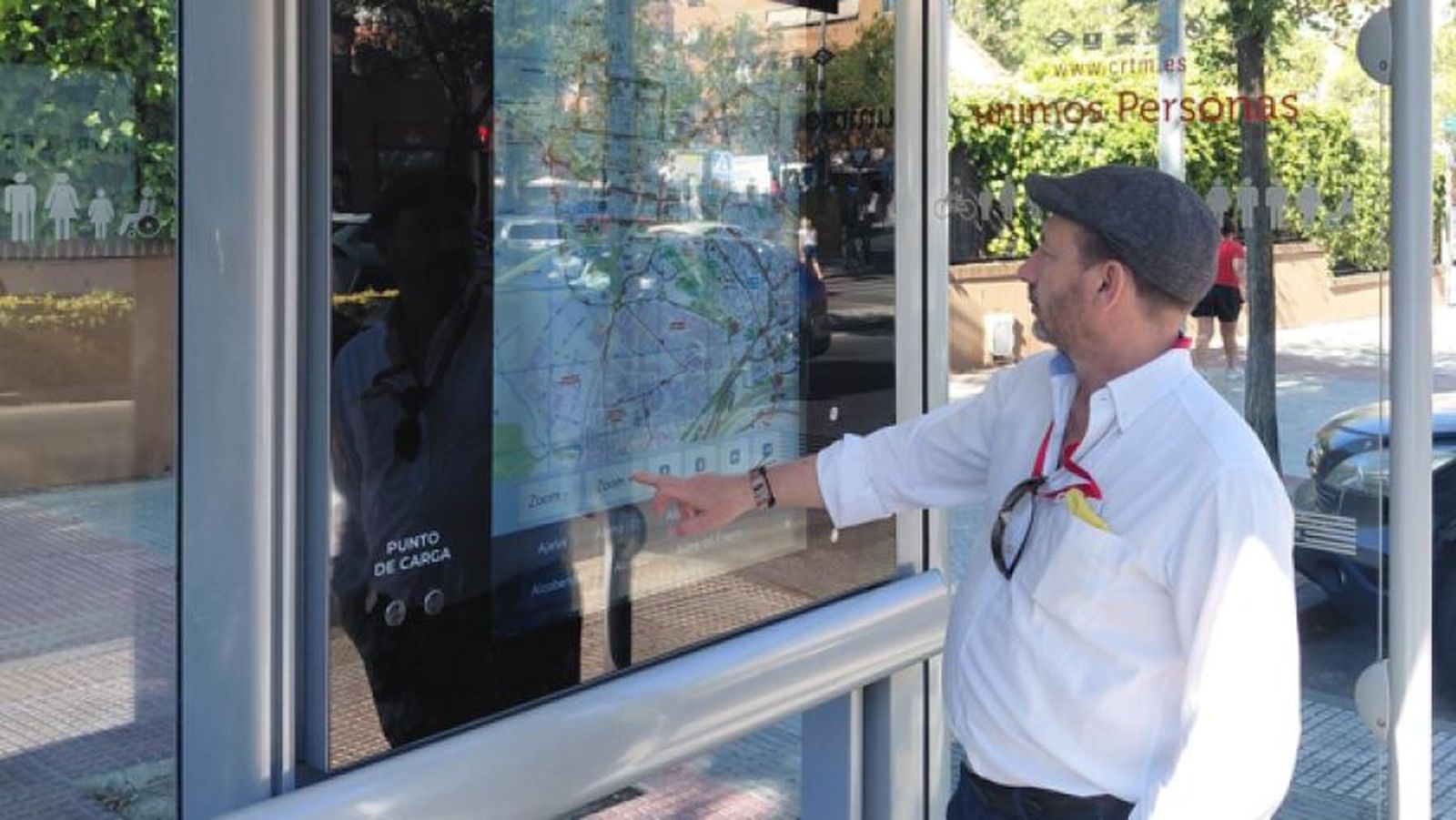 Mapa interactivo en una marquesina