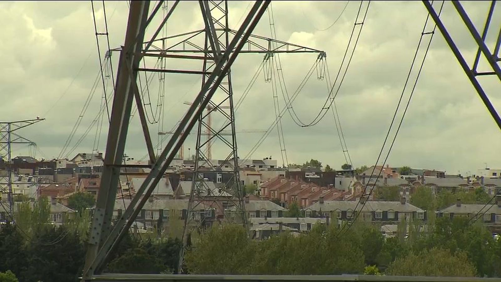 Arroyomolinos eliminará los cables de alta tensión que cruzan su casco urbano