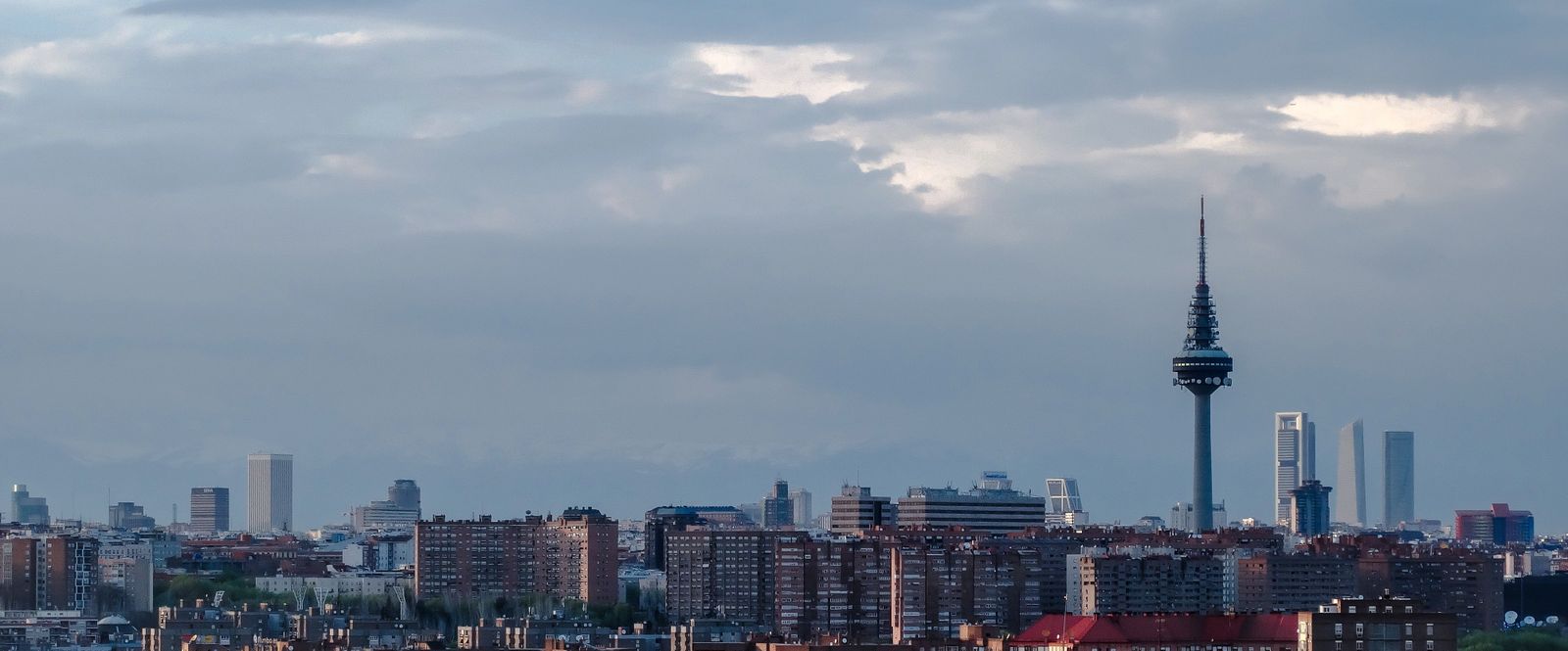 Skyline de Madrid con nubes