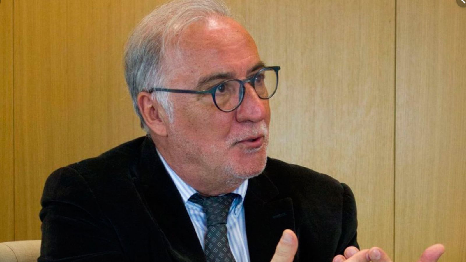 Navarro reconoce la "frustración" de la DGT con los patinetes y descarta matricularlos