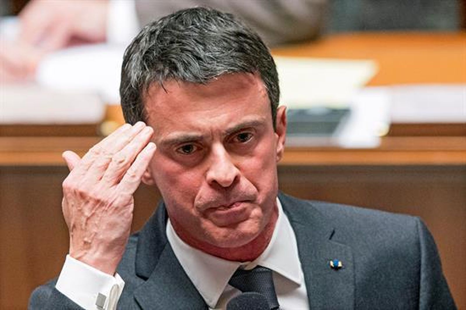 Valls supera la moción de censura contra su reforma laboral