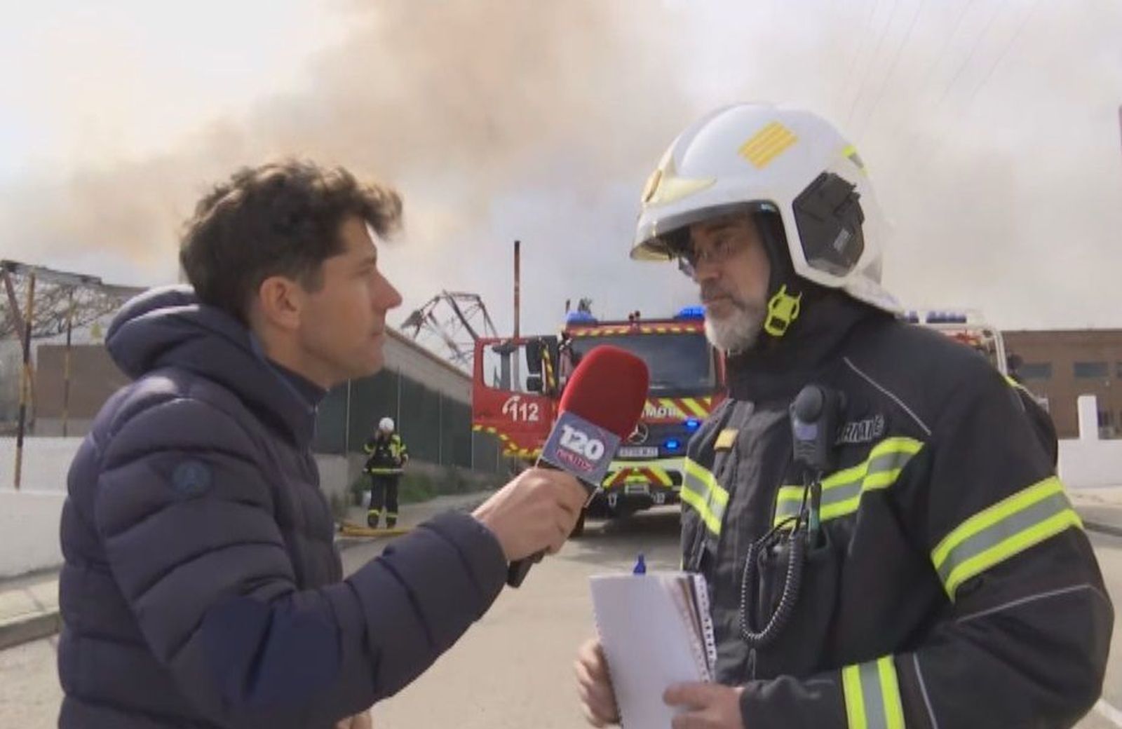 Bomberos de Fuenlabrada, pendientes del viento: "No hay peligro por el humo para la población"