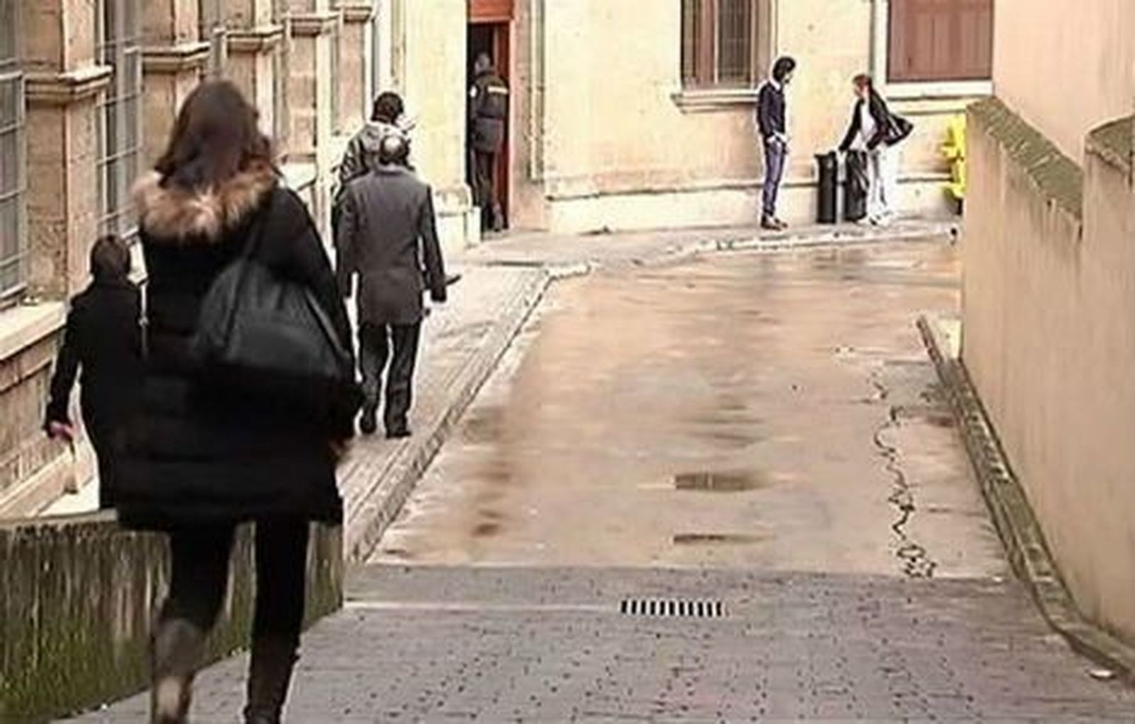 El juez decano autoriza que la Infanta baje en coche la rampa de los Juzgados